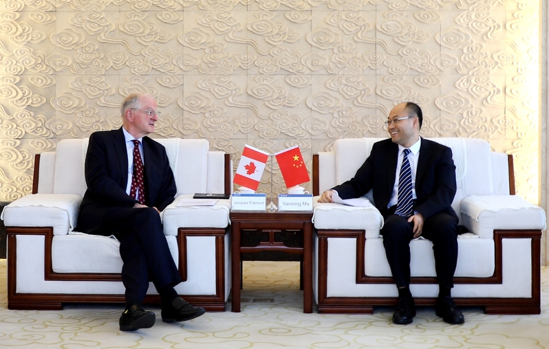 校長(zhǎng)馬琰銘會(huì)見(jiàn)渥太華大學(xué)校長(zhǎng)代表團(tuán)